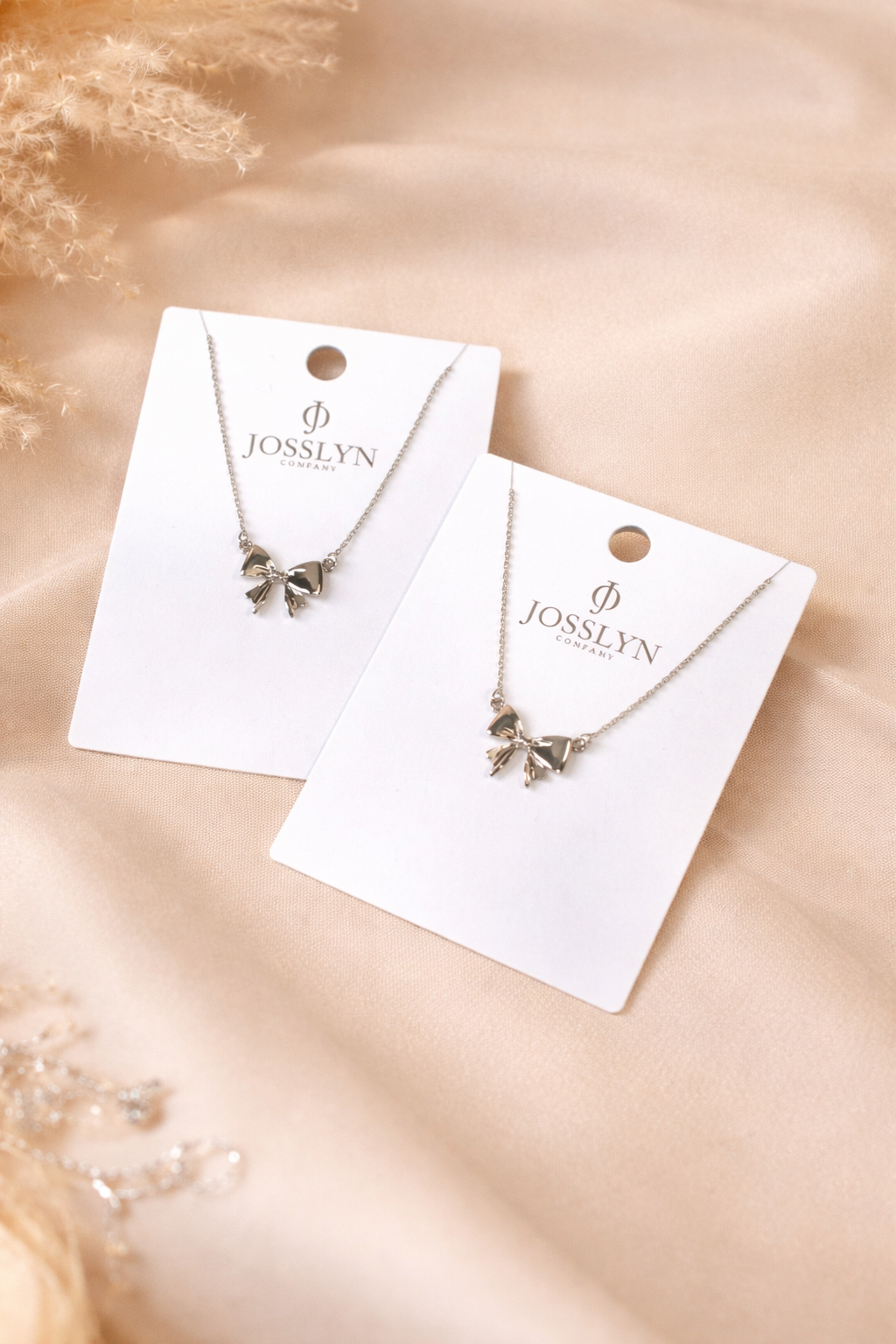 Darling Bow Necklace